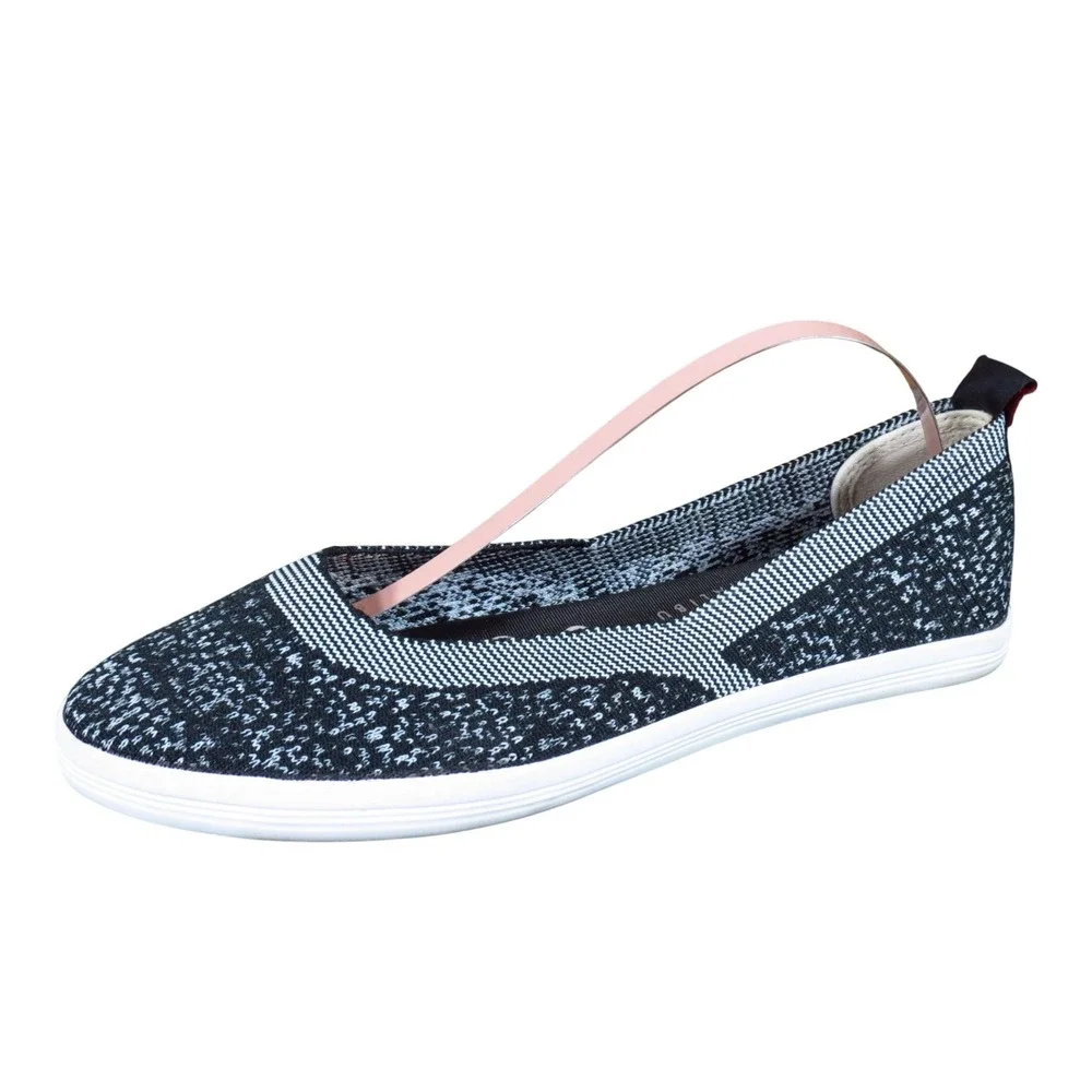 Blowfish Malibu Super Foam Sock Womens Ballet Flat Size 6 Walking Black White